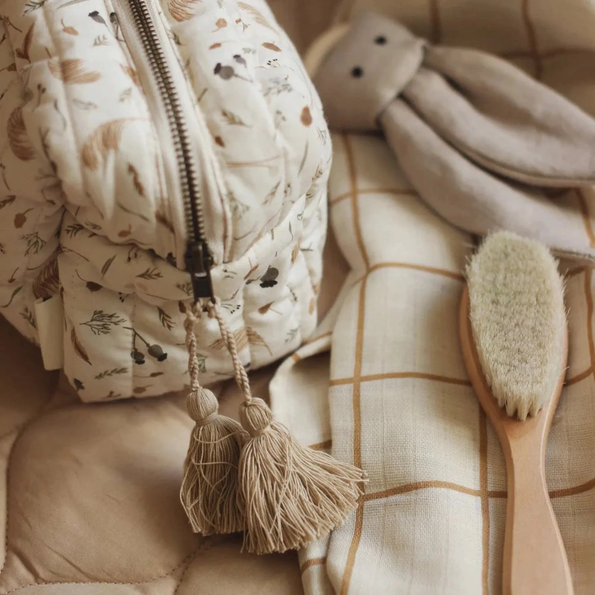 AVERY ROW Wash Bag