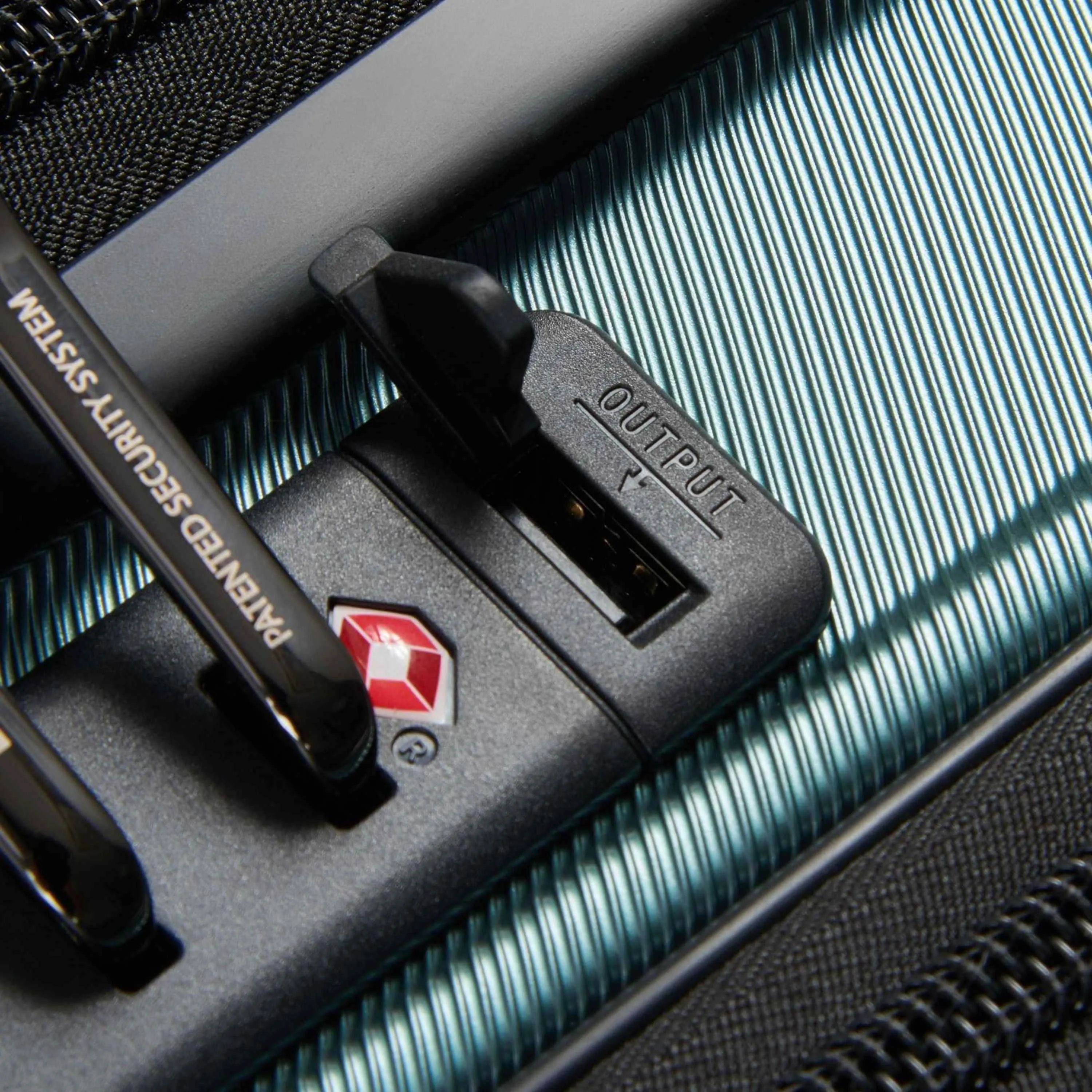 SHADOW 5.0 - Carry-On With Laptop Compartment